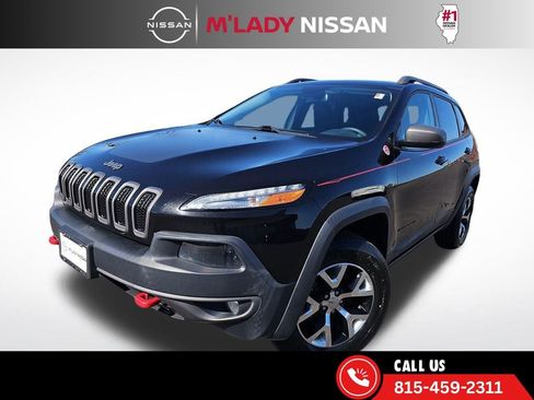 Used 2015 Jeep Cherokee Trailhawk image 2