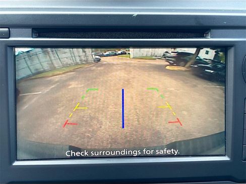 Used 2019 Nissan Titan SV w/ SV Convenience Package image 14