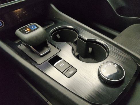 Used 2022 Nissan Rogue SV image 26