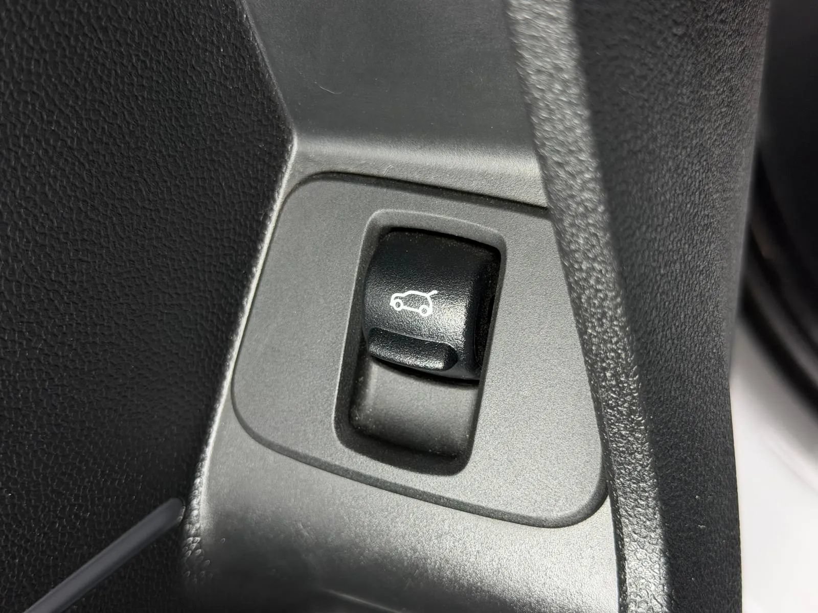 Used 2018 MINI Cooper Countryman FWD image 26