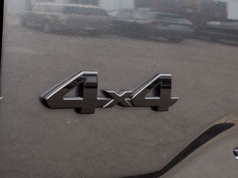 Used 2022 Toyota Tacoma Limited image 12