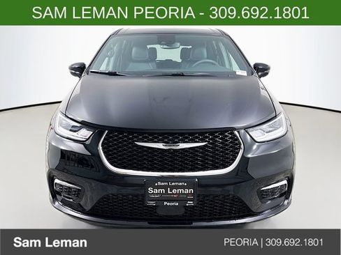 New 2026 Chrysler Pacifica Select FWD image 2