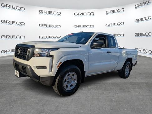 Used 2024 Nissan Frontier S AWD/4WD image 3