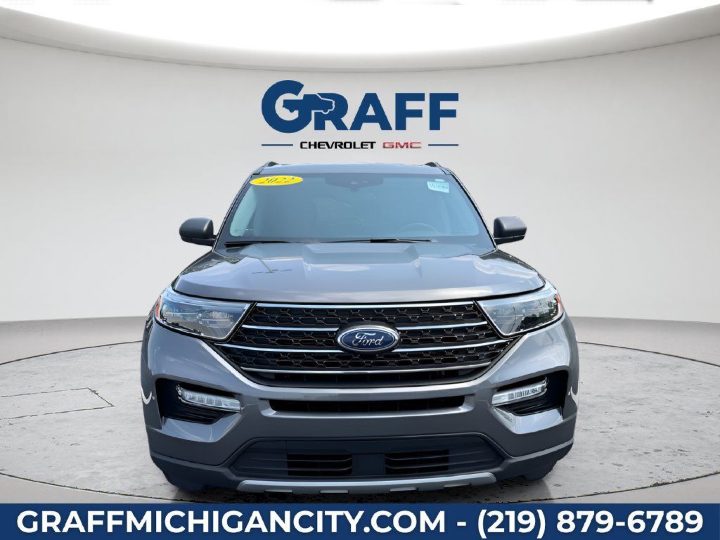 Used 2022 Ford Explorer XLT w/ Equipment Group 202A AWD/4WD image 8
