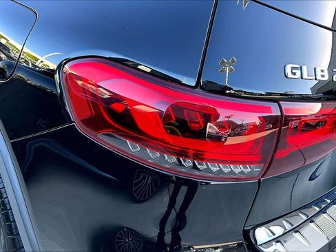 Used 2020 Mercedes-Benz GLB 250 GLB 250 image 28