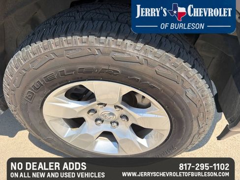 Used 2019 RAM 1500 Big Horn RWD image 5