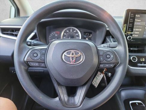 Used 2022 Toyota Corolla LE FWD image 15