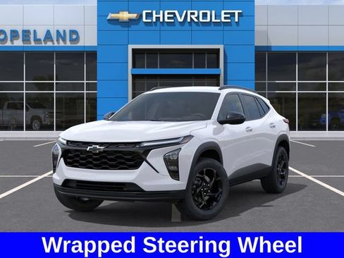 New 2026 Chevrolet Trax LT w/ Driver Confidence Package FWD image 7