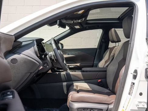 Used 2023 Lexus RX 350 FWD w/ Cold Area Package image 17