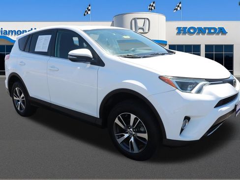 Used 2018 Toyota RAV4 XLE FWD image 1