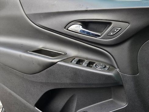 Used 2023 Chevrolet Equinox LT image 5