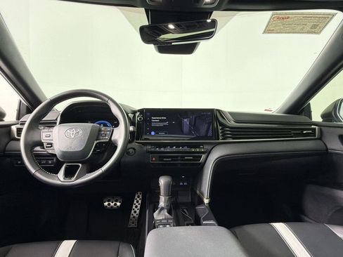 Used 2025 Toyota Camry SE w/ Multimedia Upgrade Package image 15