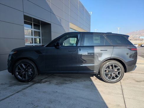 New 2026 Land Rover Range Rover Sport SE image 9