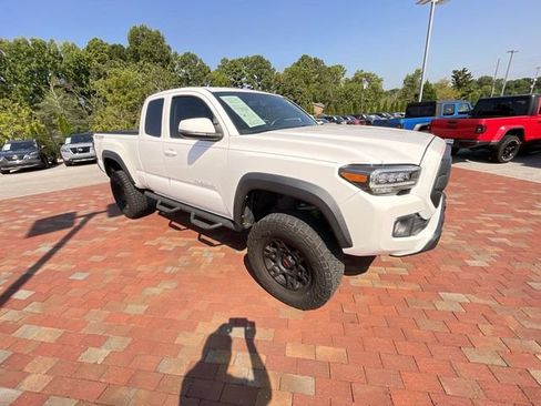 Used 2016 Toyota Tacoma TRD Off-Road w/ Towing Package AWD/4WD image 37