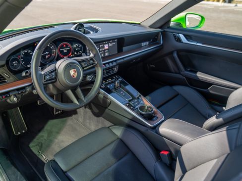 Certified 2020 Porsche 911 Carrera RWD image 4