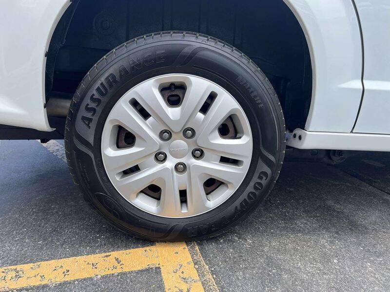 Used 2018 Dodge Grand Caravan SE FWD image 46