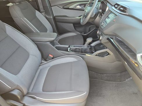 Used 2023 Chevrolet TrailBlazer LT FWD image 9