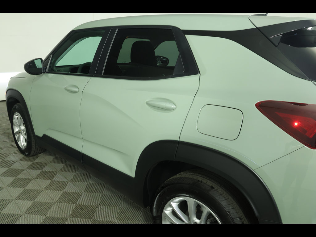 Used 2025 Chevrolet TrailBlazer LS w/ LS Convenience Package FWD image 17