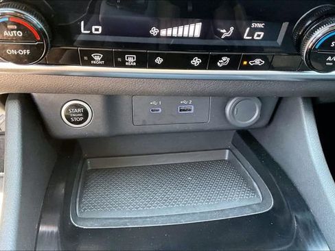 Used 2023 Nissan Rogue SV image 29