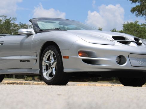 Used 1999 Pontiac Firebird Trans Am RWD image 11