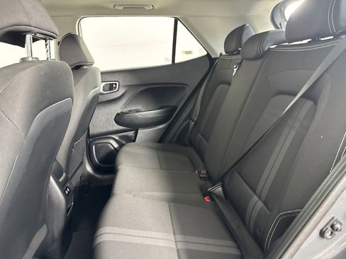 Used 2025 Hyundai Venue SEL FWD image 23
