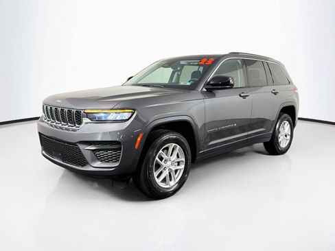 Used 2023 Jeep Grand Cherokee Laredo w/ Luxury Tech Group I AWD/4WD image 7