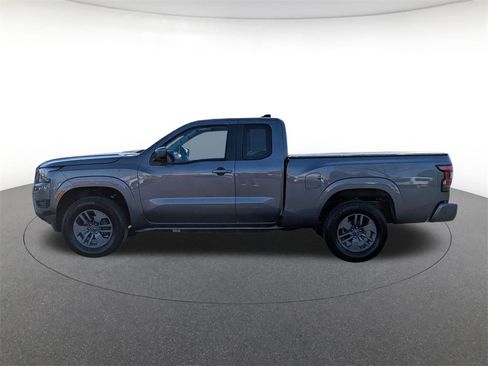 Used 2025 Nissan Frontier SV image 8