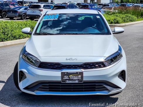 Used 2023 Kia Forte LXS FWD image 4