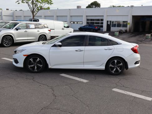 Used 2018 Honda Civic Touring image 7