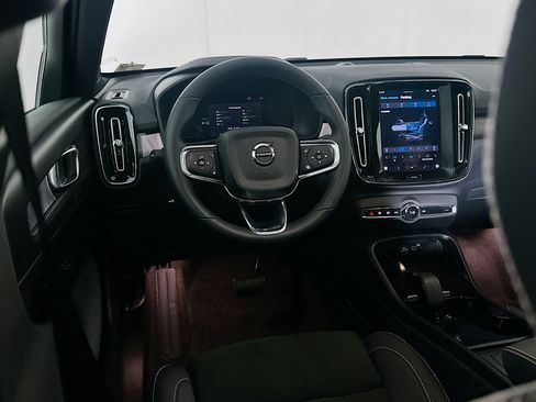 Used 2023 Volvo C40 P8 Recharge Plus image 17