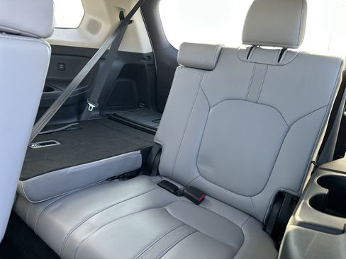 Used 2024 Honda Pilot Touring image 28