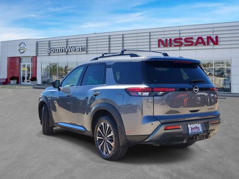 New 2026 Nissan Pathfinder Platinum image 8