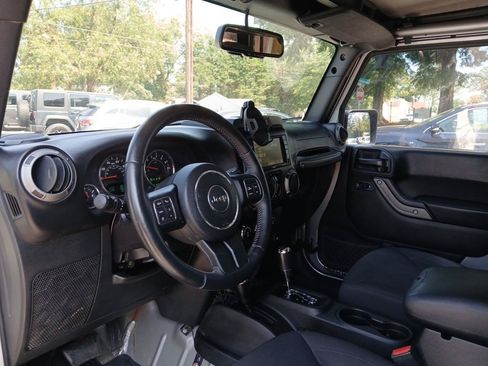 Used 2017 Jeep Wrangler Unlimited Sport w/ Quick Order Package 24S AWD/4WD image 17