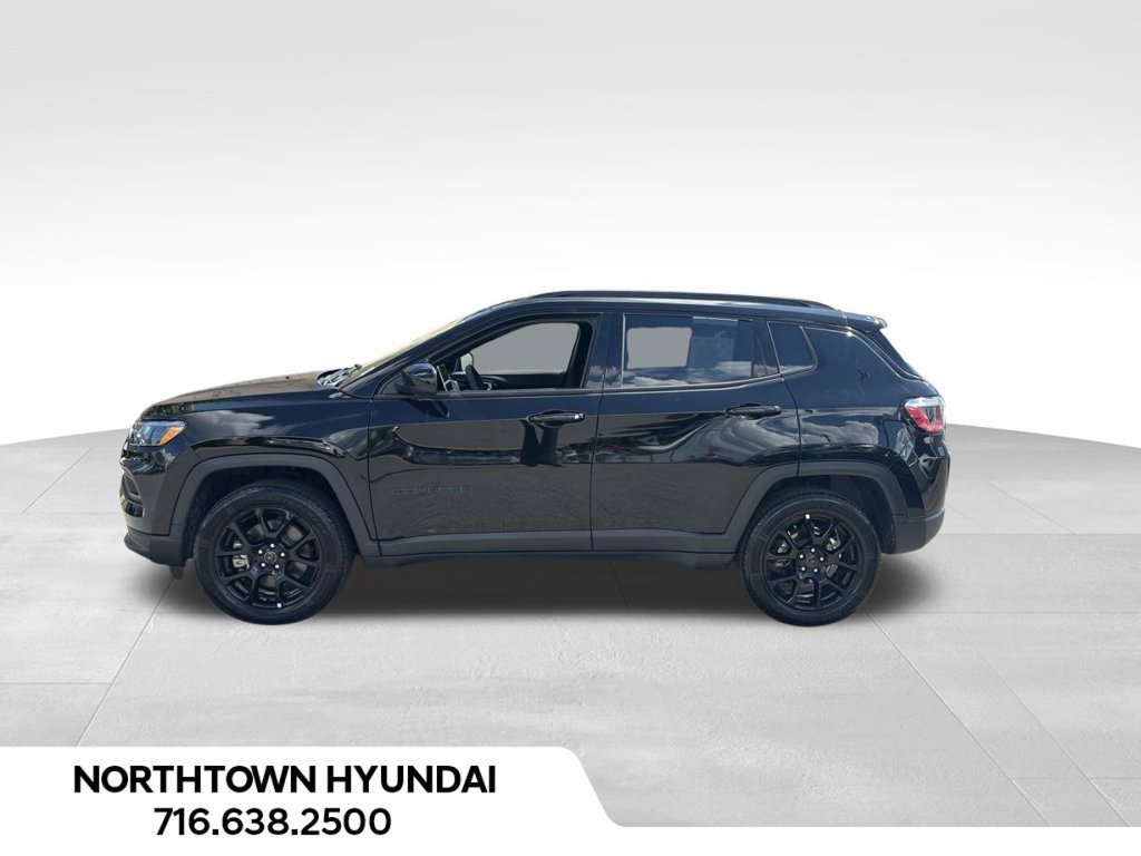 Used 2025 Jeep Compass Latitude w/ Convenience Group AWD/4WD image 15