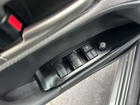 Used 2025 Toyota Camry SE image 19