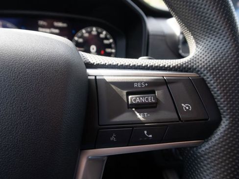 Used 2024 Mitsubishi Outlander ES AWD/4WD image 32