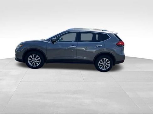Used 2017 Nissan Rogue SV w/ SV Premium Package FWD image 4
