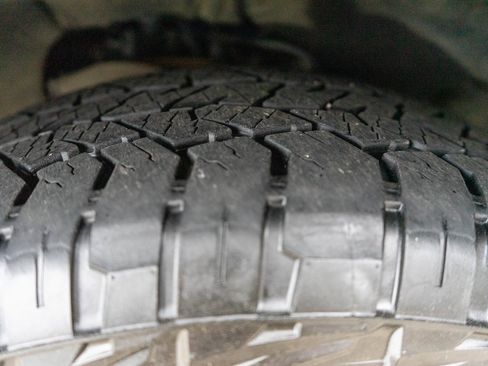 Used 2023 GMC Yukon XL AT4 w/ AT4 Premium Plus Package image 34