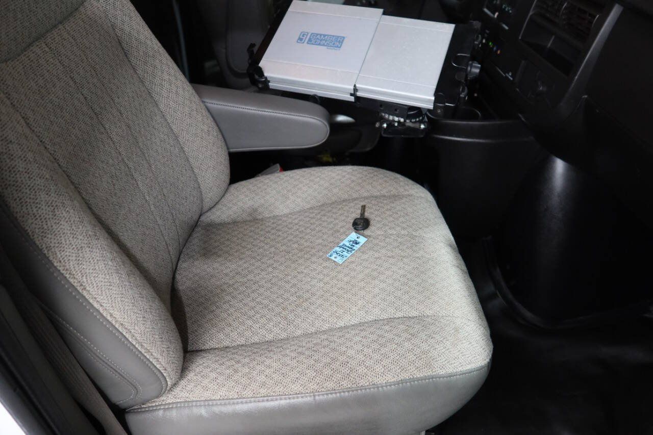 Used 2021 Chevrolet Express 2500 RWD image 28