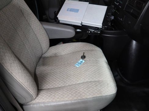 Used 2021 Chevrolet Express 2500 RWD image 28