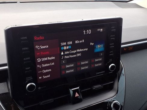 Used 2022 Toyota Corolla LE image 4