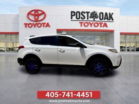 Used 2015 Toyota RAV4 LE FWD image 8
