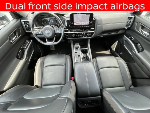 Used 2024 Nissan Pathfinder SL FWD image 28