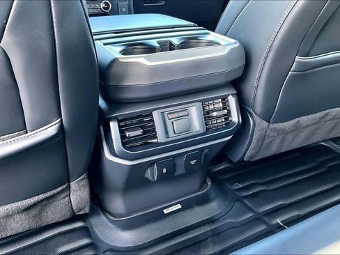 Used 2024 Ford F150 Raptor image 11