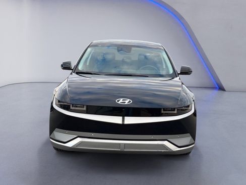 Certified 2022 Hyundai Ioniq 5 Limited w/ Cargo Package image 12