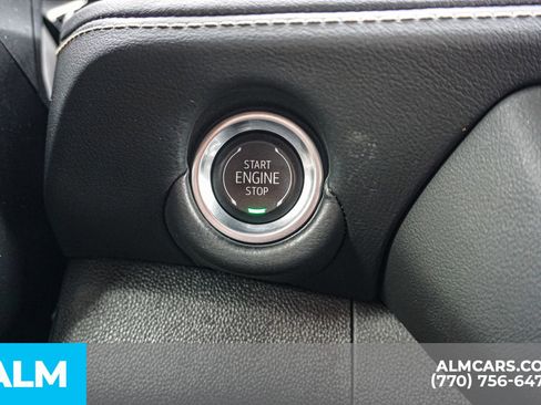 Used 2025 Chevrolet Suburban Premier AWD/4WD image 32