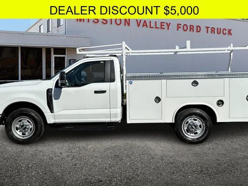 New 2025 Ford F350 XL w/ XL Chrome Package image 7