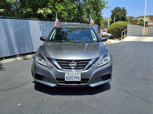 Used 2018 Nissan Altima 2.5 S w/ S Convenience Package FWD image 2