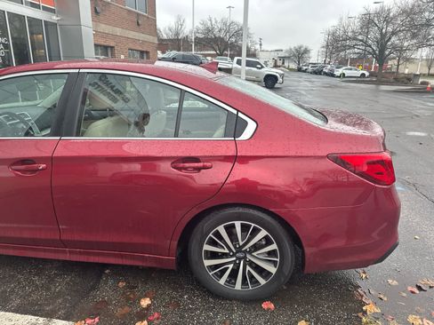 Used 2019 Subaru Legacy 2.5i Premium image 11