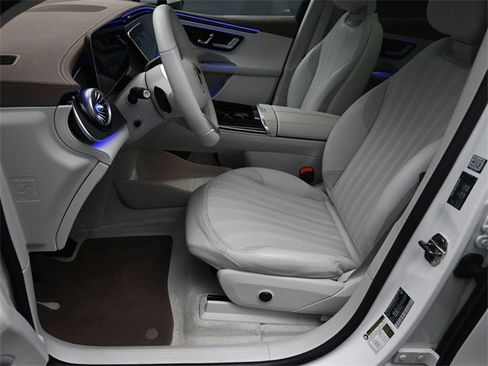 Used 2023 Mercedes-Benz EQE 500 4MATIC SUV image 18